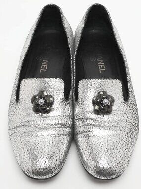 Chanel Interlocking CC Camelia Size 37 Silver Crackled Leather Smoking Slippers